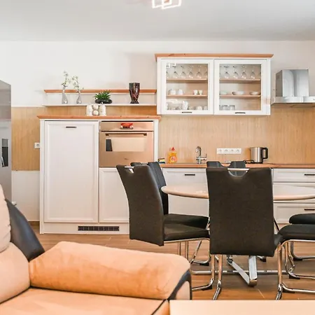 Будинок відпочинку Urbana With Pool *