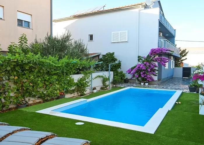 Semesterbostad Urbana With Pool Zadar