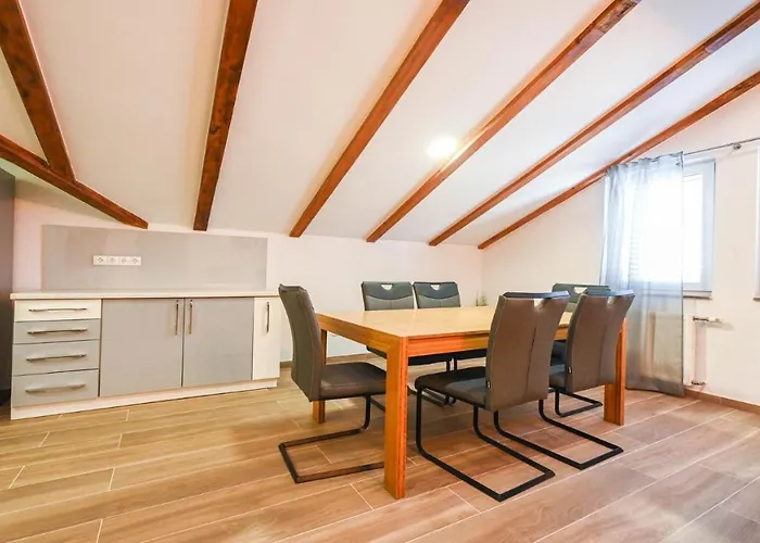 Urbana With Pool * Zadar