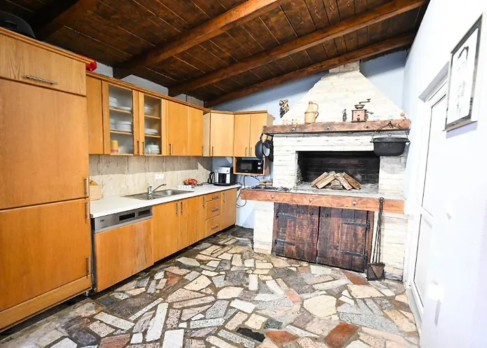 Urbana With Pool Semesterbostad *