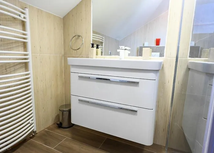 Urbana With Pool Semesterbostad