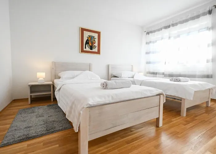 Urbana With Pool * Zadar