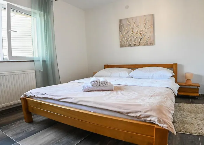 Semesterbostad Urbana With Pool Zadar