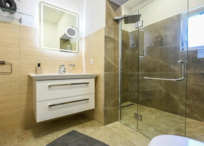 Semesterbostad Urbana With Pool