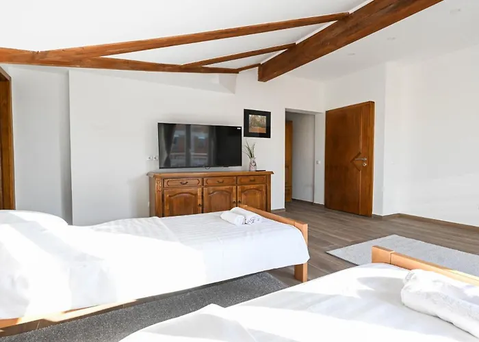 Urbana With Pool Semesterbostad