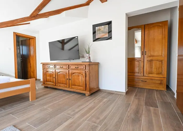 Urbana With Pool Semesterbostad